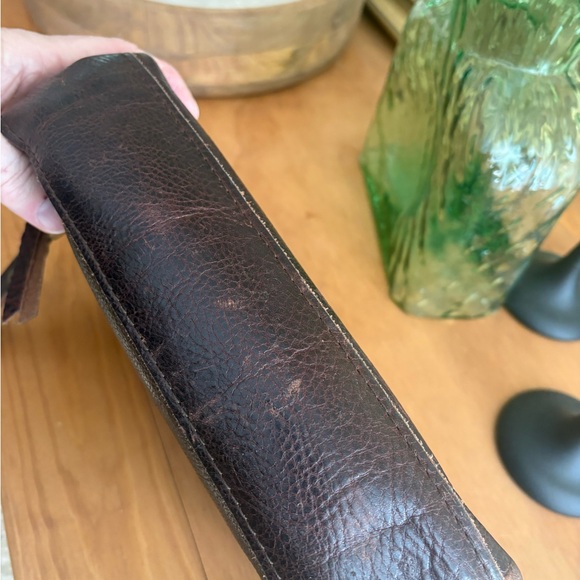 Elegant Dark Brown Crossbody Bag - Picture 8 of 8